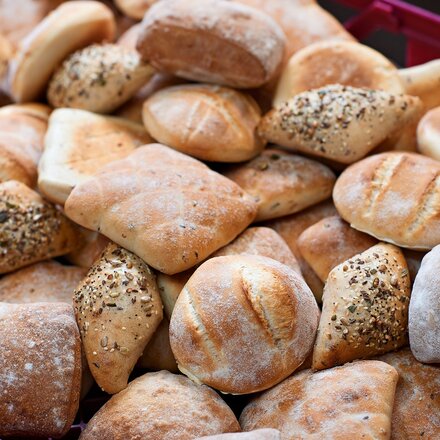 Buns, Sandwiches, Ciabatta und mehr Verschiedene Brötchen von Fortisa