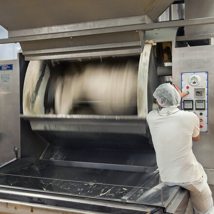 dough production dough is getting tilted