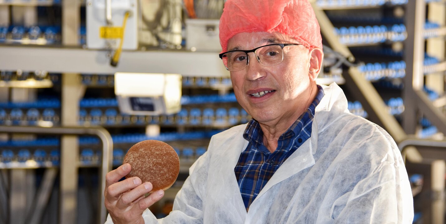 Louis Studer mit einem Bun Louis Studer