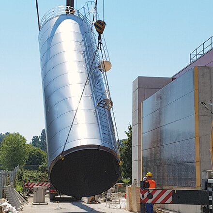 Daxner Silo Daxner Silo wird angebracht